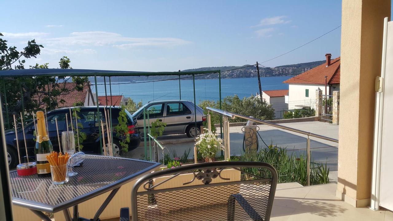 Apartments Anaivana Τρογκίρ Δωμάτιο φωτογραφία